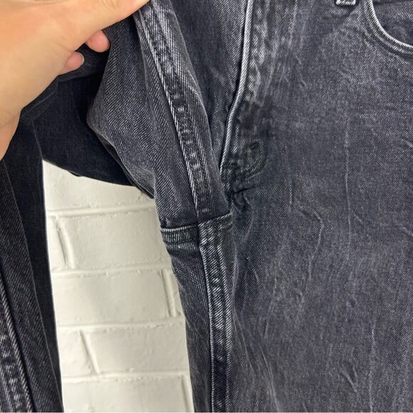 Abercrombie & Fitch Black Distressed High Rise Mom Jeans Size 28/6R - Picture 8 of 10